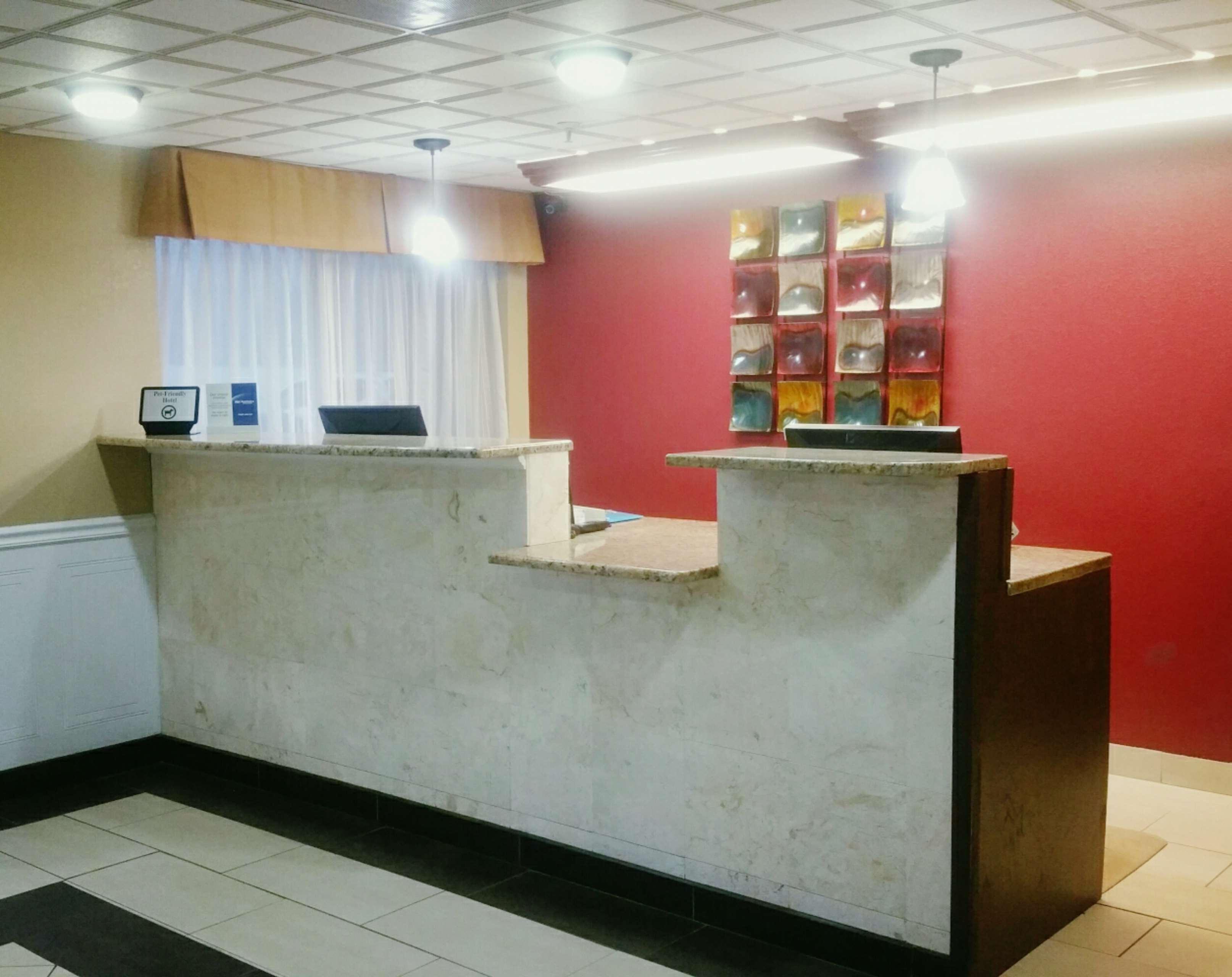 Americinn By Wyndham Woodstock Il Extérieur photo