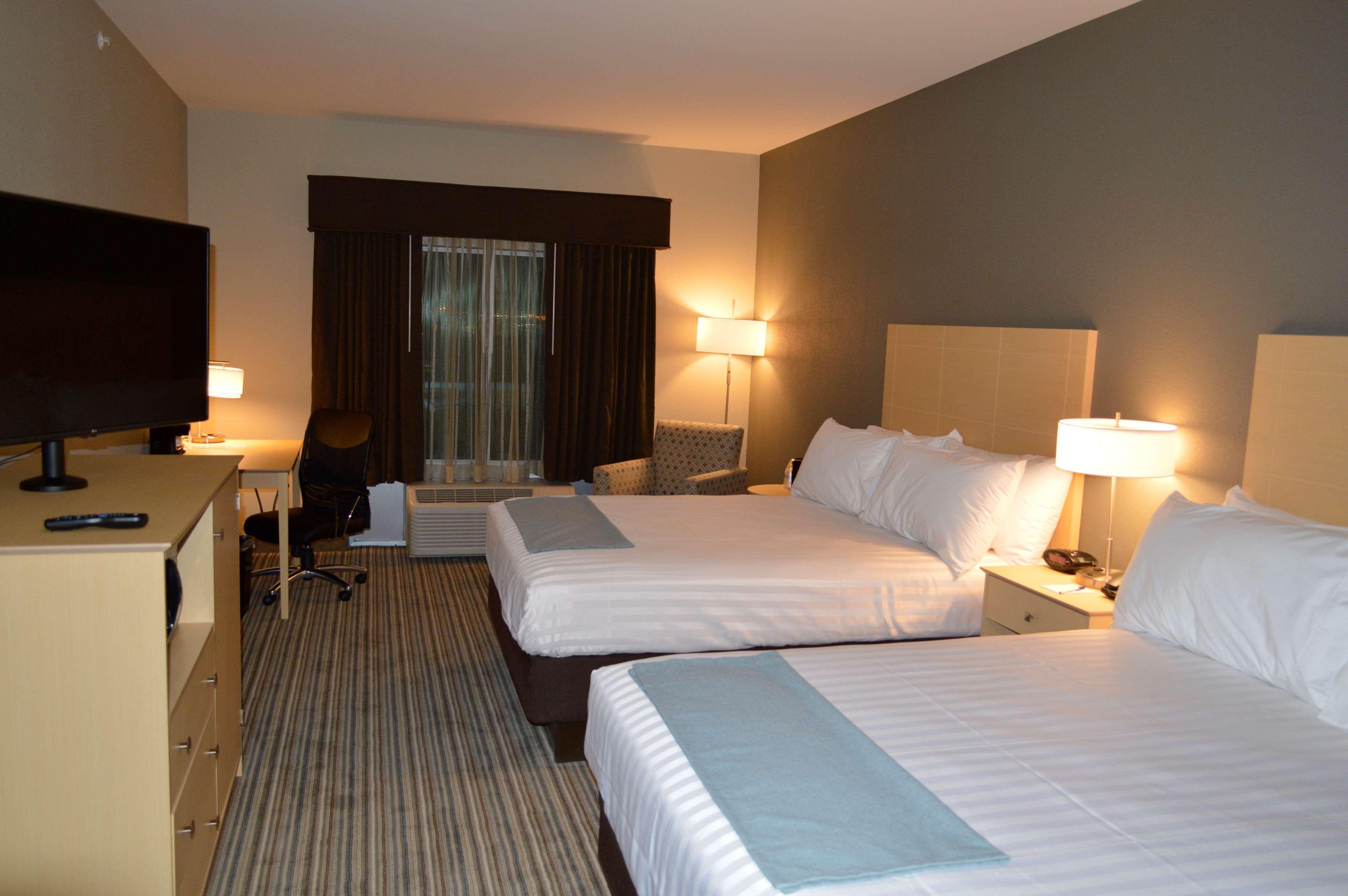 Americinn By Wyndham Woodstock Il Extérieur photo