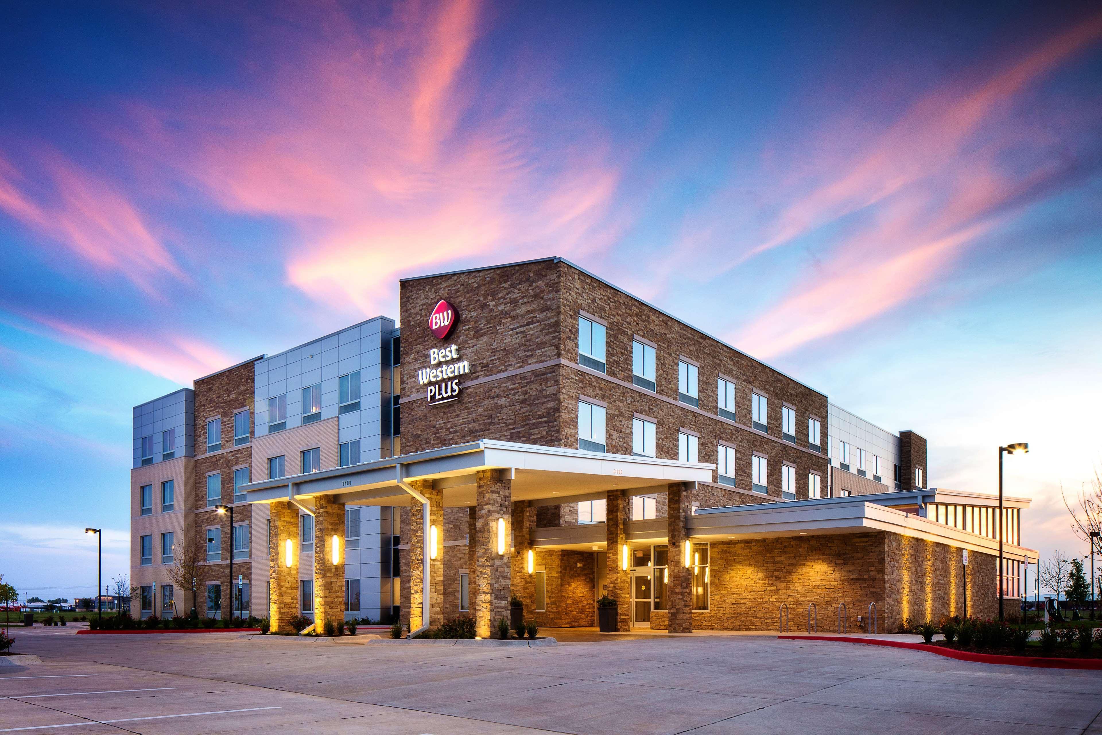 Americinn By Wyndham Woodstock Il Extérieur photo