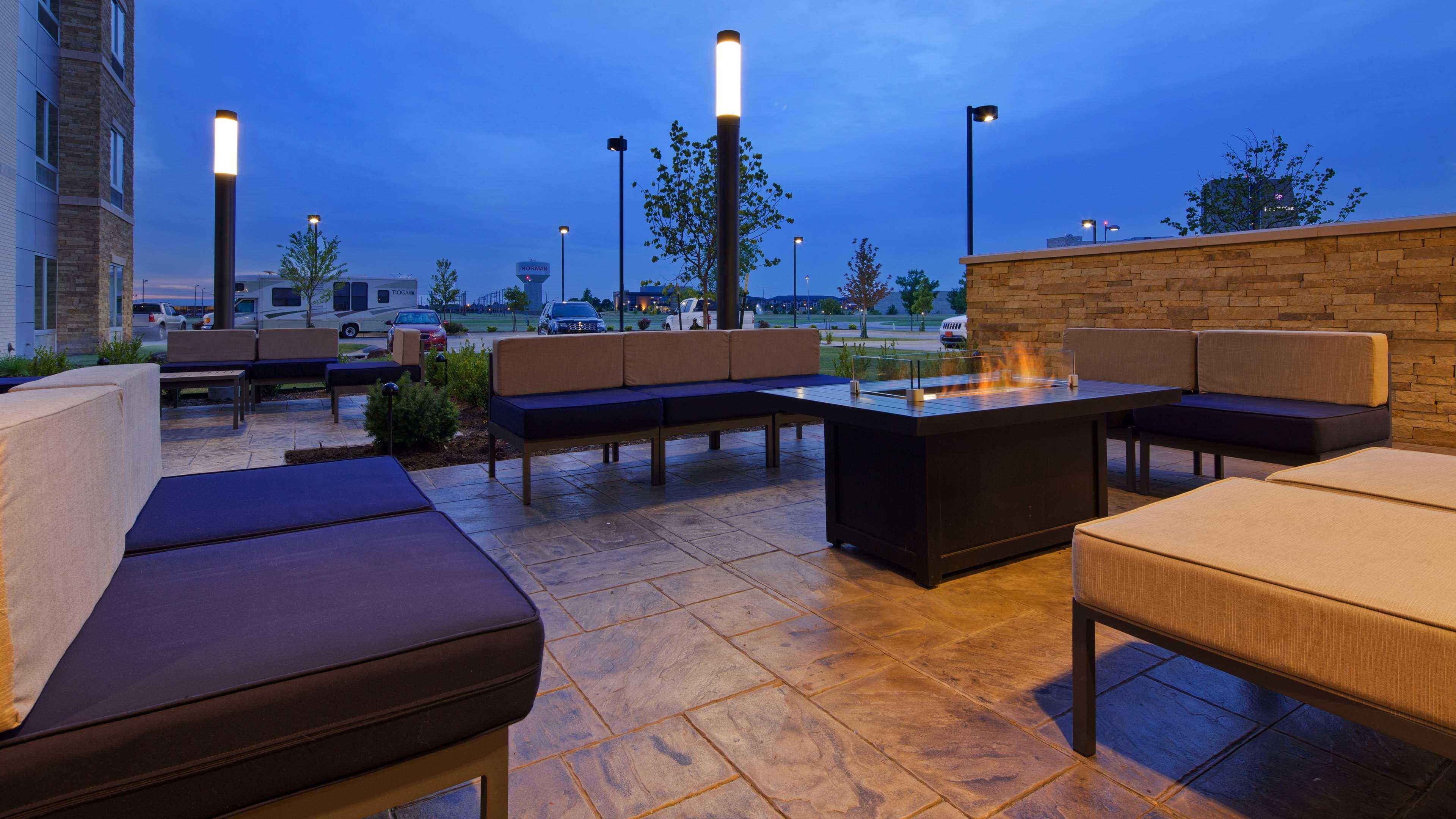 Americinn By Wyndham Woodstock Il Extérieur photo