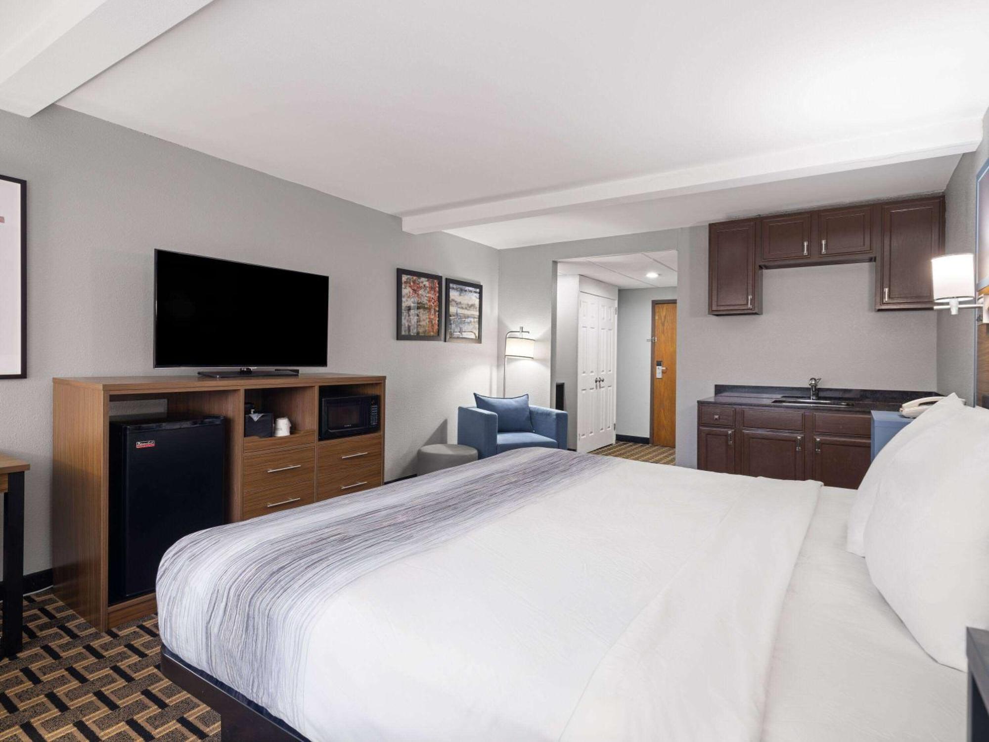 Americinn By Wyndham Woodstock Il Extérieur photo