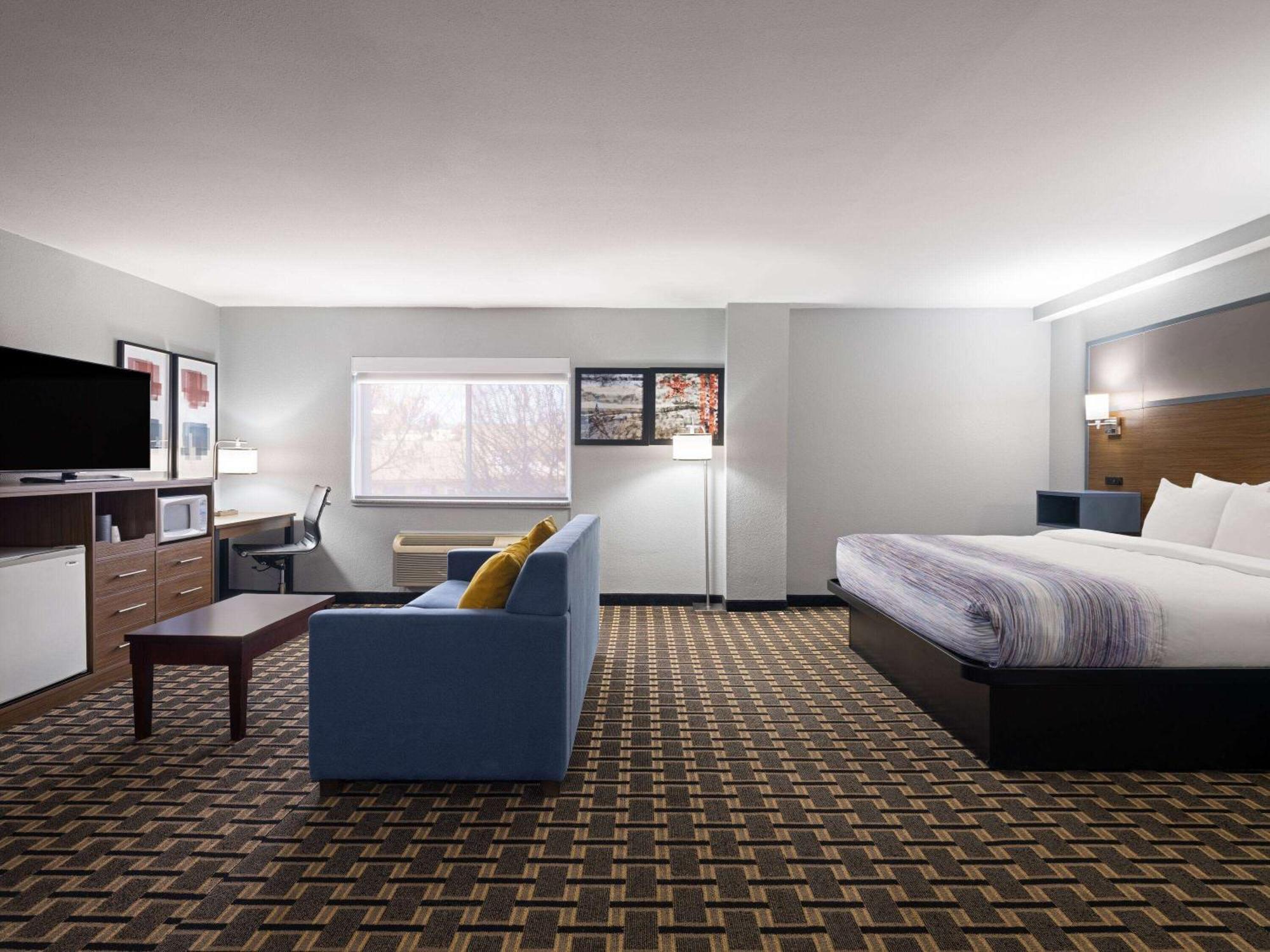 Americinn By Wyndham Woodstock Il Extérieur photo