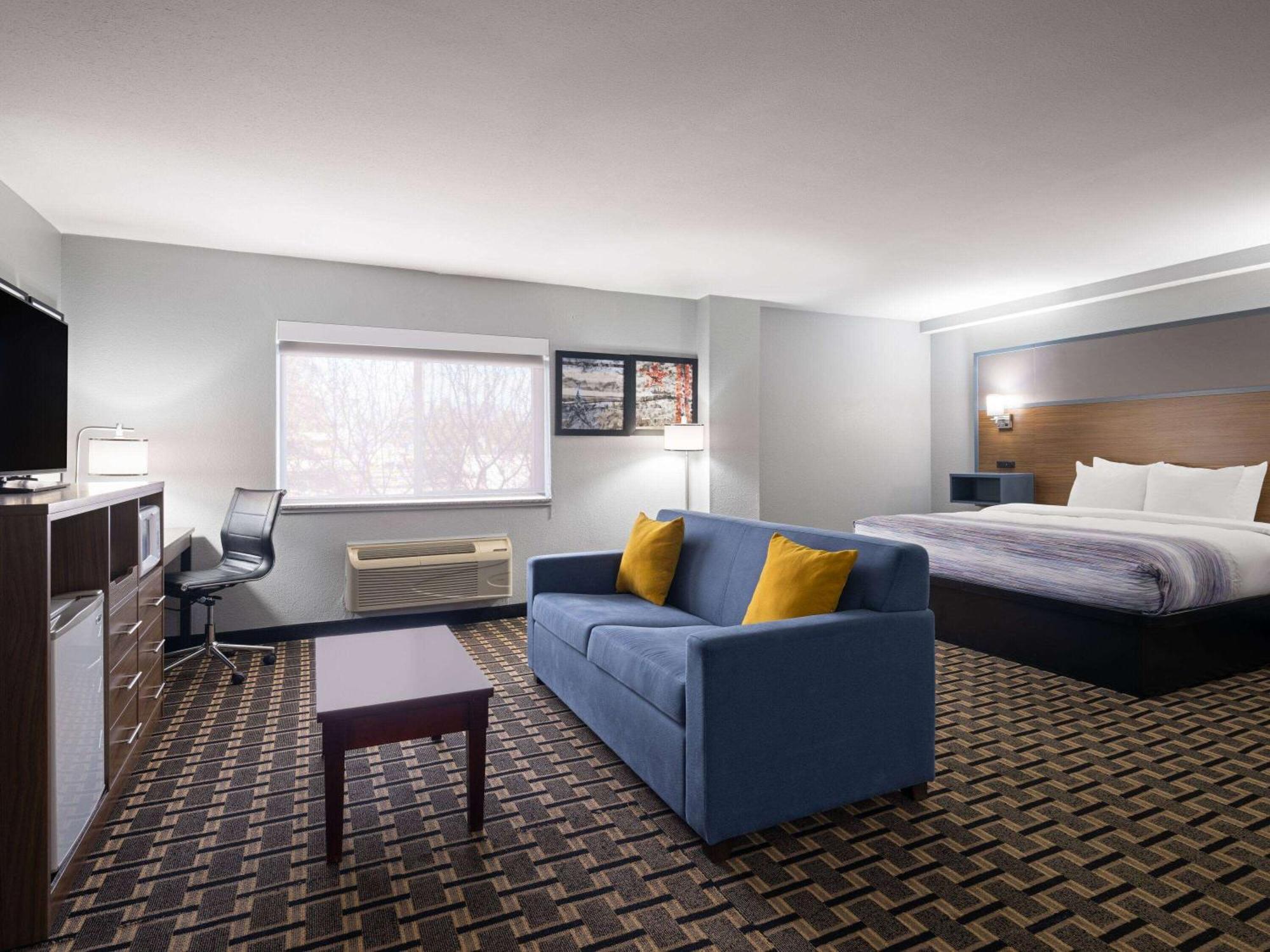 Americinn By Wyndham Woodstock Il Extérieur photo