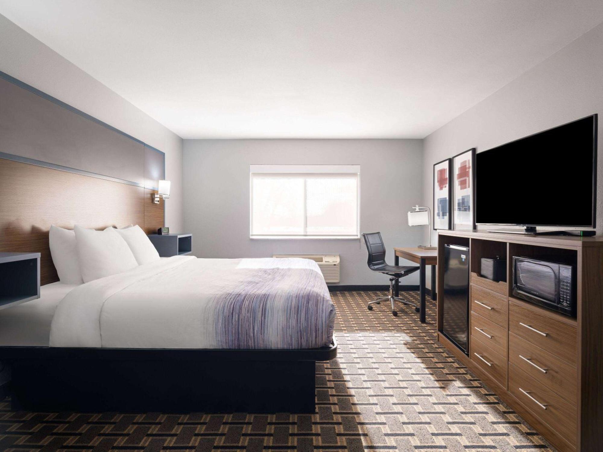 Americinn By Wyndham Woodstock Il Extérieur photo
