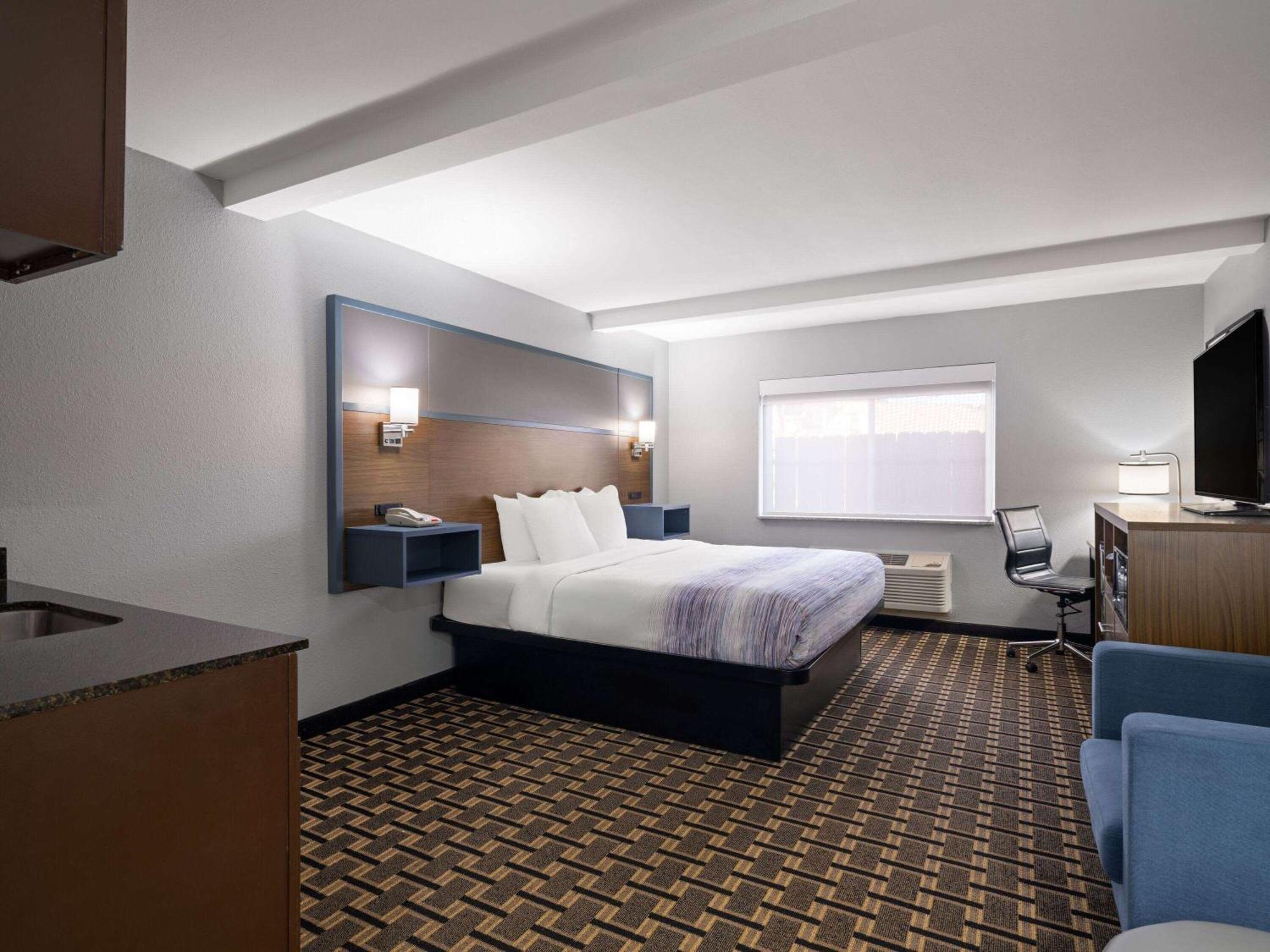 Americinn By Wyndham Woodstock Il Extérieur photo