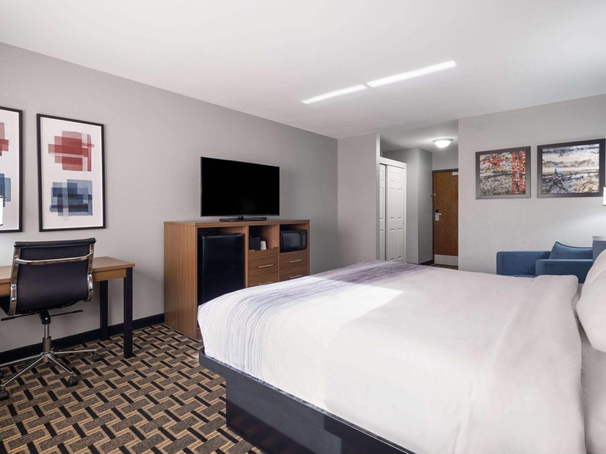 Americinn By Wyndham Woodstock Il Extérieur photo
