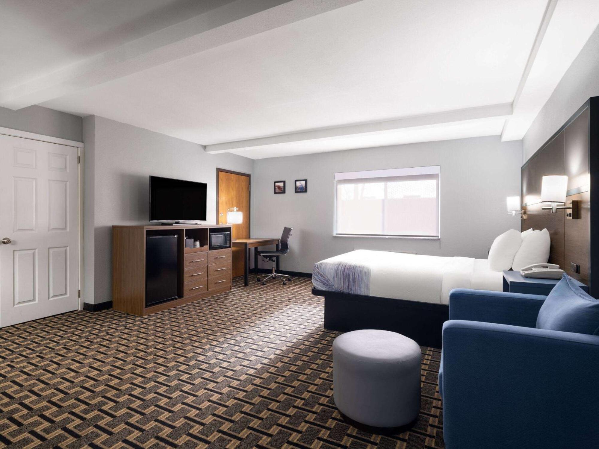 Americinn By Wyndham Woodstock Il Extérieur photo